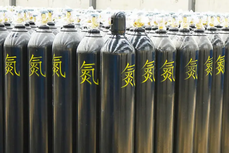 安全氣囊裝的是什么氣？